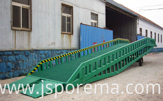 Mobile yard ramps Jpg